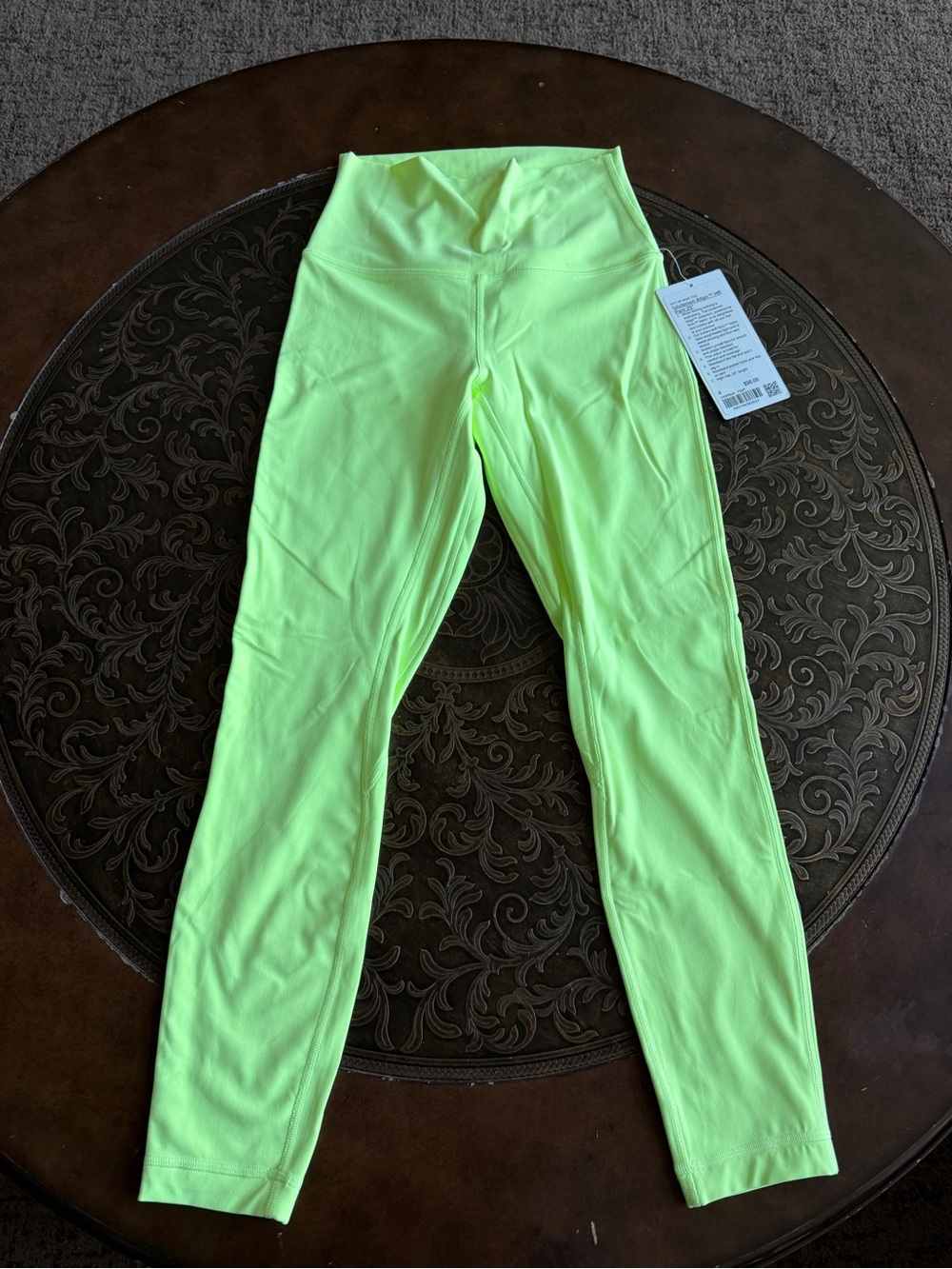 Lululemon bright neon green yellow 25” fully lined Align legging NWT